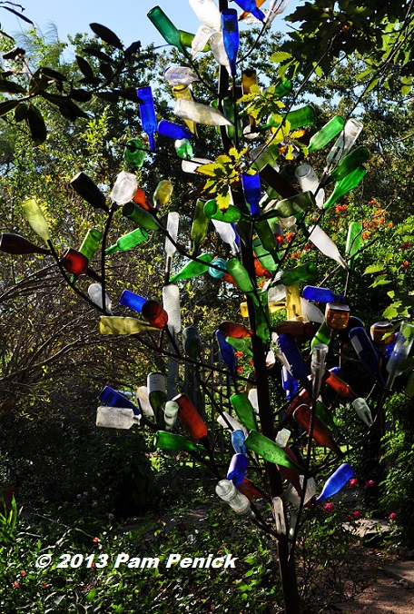 Bottle trees, a Southern tradition that brightens the garden - Digging