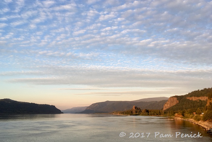 Beautiful Columbia River Gorge Air Tour