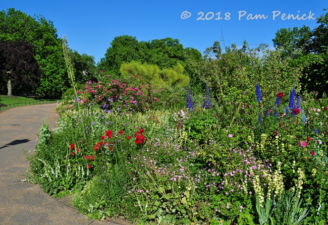 Roses, swans, and ravens: Rambling in London's parks and Tower of London