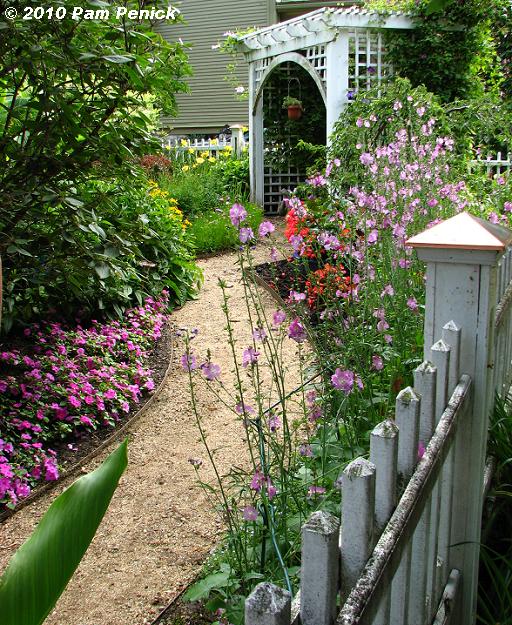 Lovely Lancaster Ave gardens at Buffalo Garden Bloggers Fling