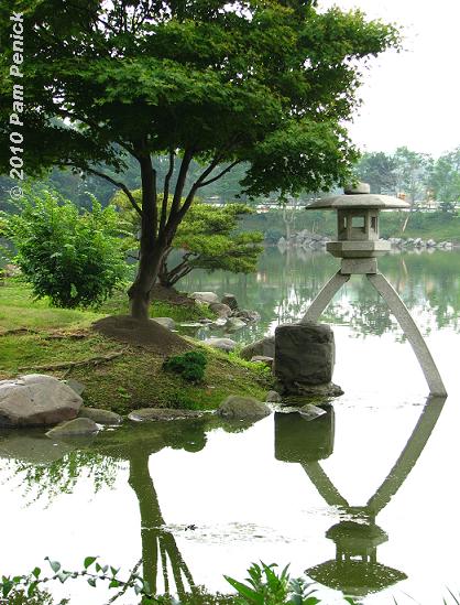 Japanese Garden in Buffalo's Delaware Park: Buffalo Garden Bloggers Fling