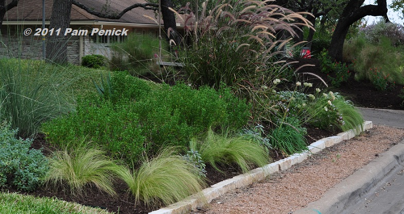 Streetside bed reduces lawn, welcomes visitors