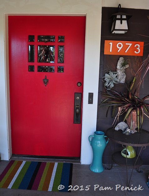 Colorful LA garden of Potted maven Annette Gutierrez