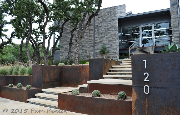 Modern gravel garden sips water, amps up architecture