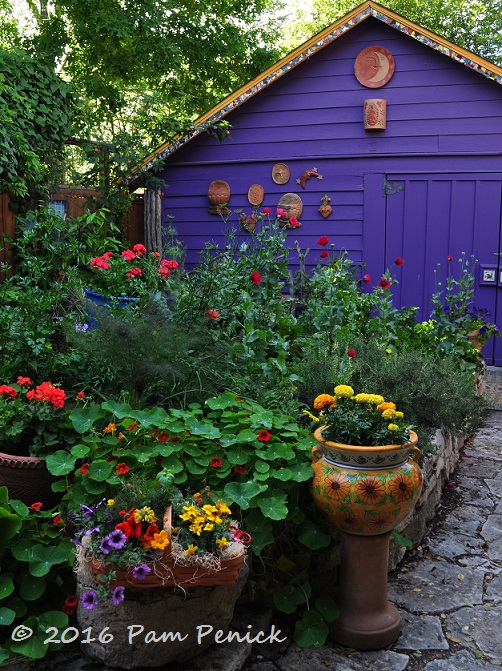 Festive spring at Lucinda Hutson's purple cottage