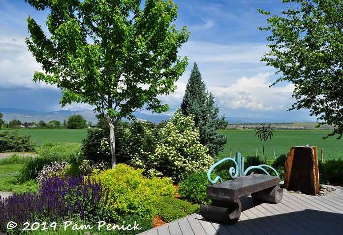 Strouse Garden gazes toward the Rockies: Denver Garden Bloggers Fling