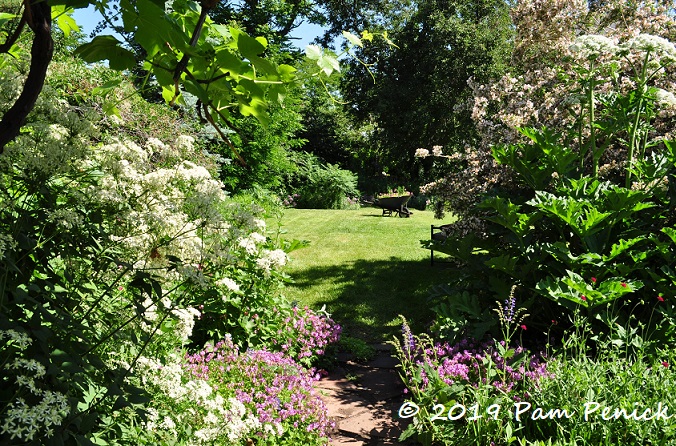 Containers and color galore in Rob Proctor's garden: Denver Garden Bloggers Fling