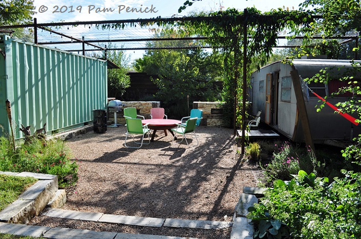 The happily-ever-after Berger Street Garden: Austin Open Day Tour