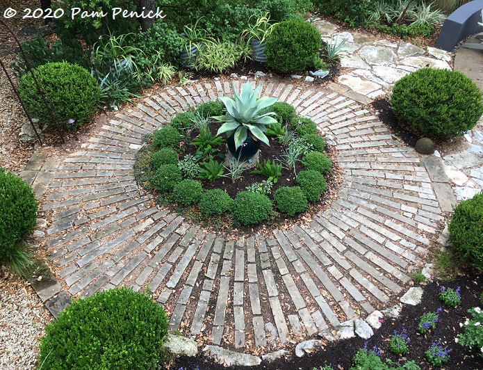 Circle Garden's shades of green