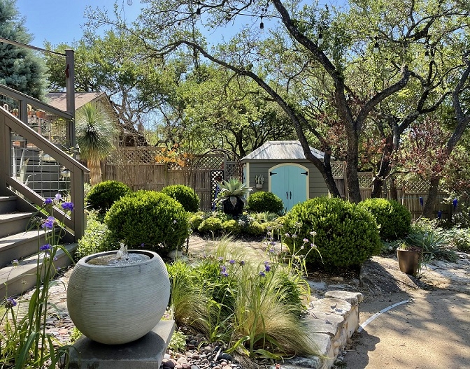 Bottle Trees Across Texas - Neil Sperry's GARDENS