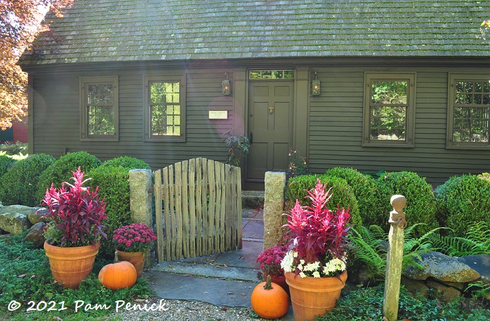 At Juniper Hill Farm, a country garden gets structure from formal design