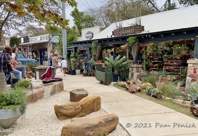 Ceremony garden shop in Wimberley - Digging