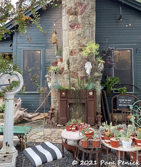 Ceremony garden shop in Wimberley - Digging