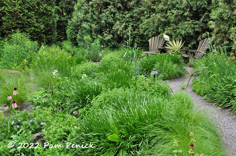 Meadow garden in gravel at Olbrich Botanical Gardens