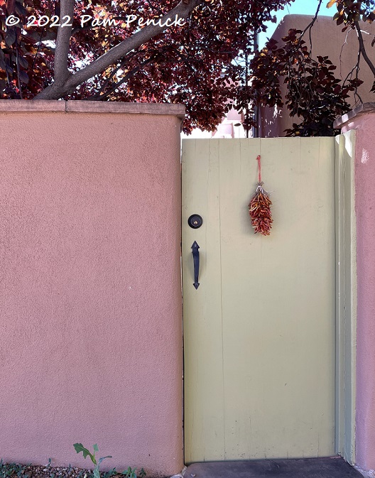 Doors, gardens, art along Santa Fe's Canyon Road - Digging